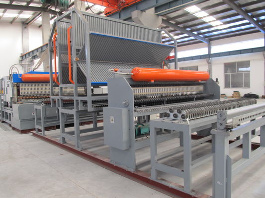 Cnc সম্পূর্ণ স্বয়ংক্রিয় Brc 50*50mm নির্মাণ জাল dingালাই মেশিন